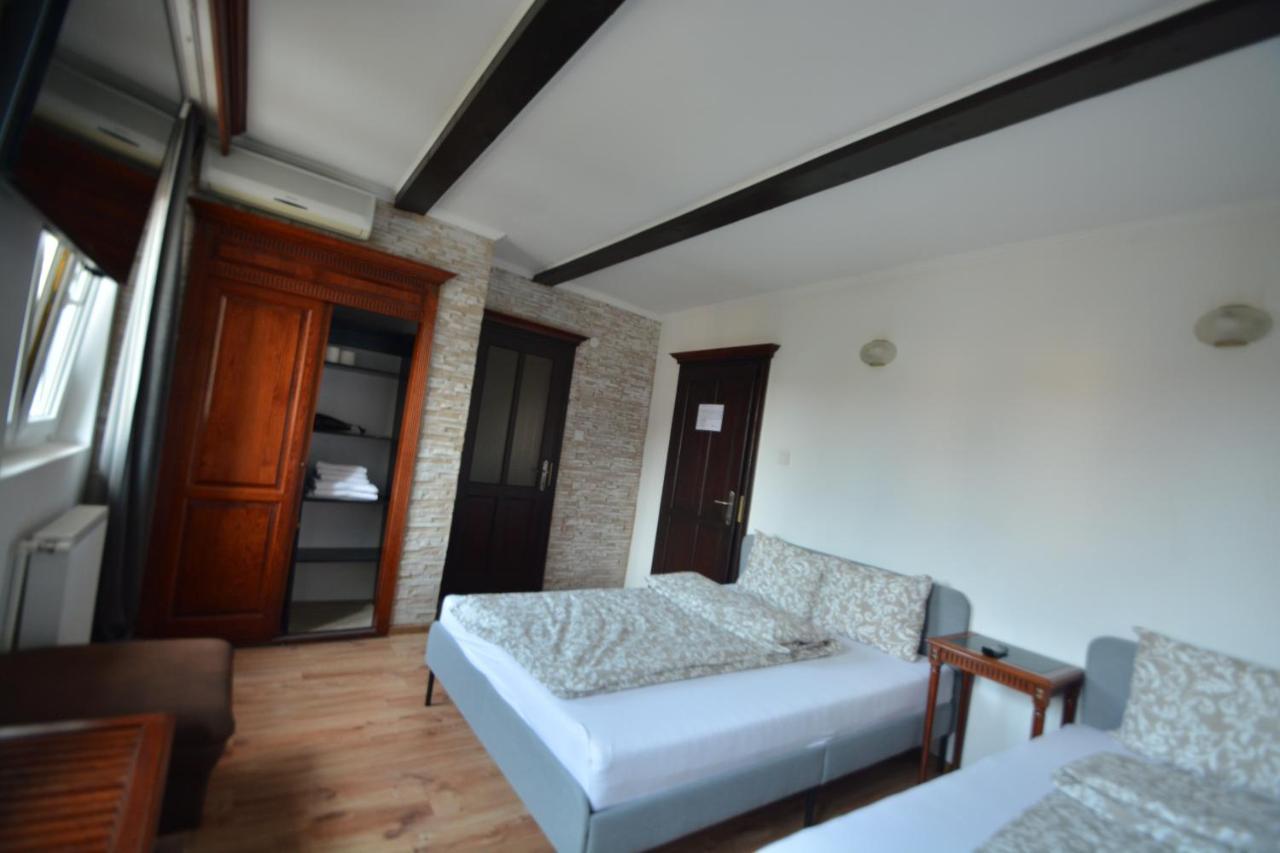 Gala - Guesthouse Oradea Εξωτερικό φωτογραφία