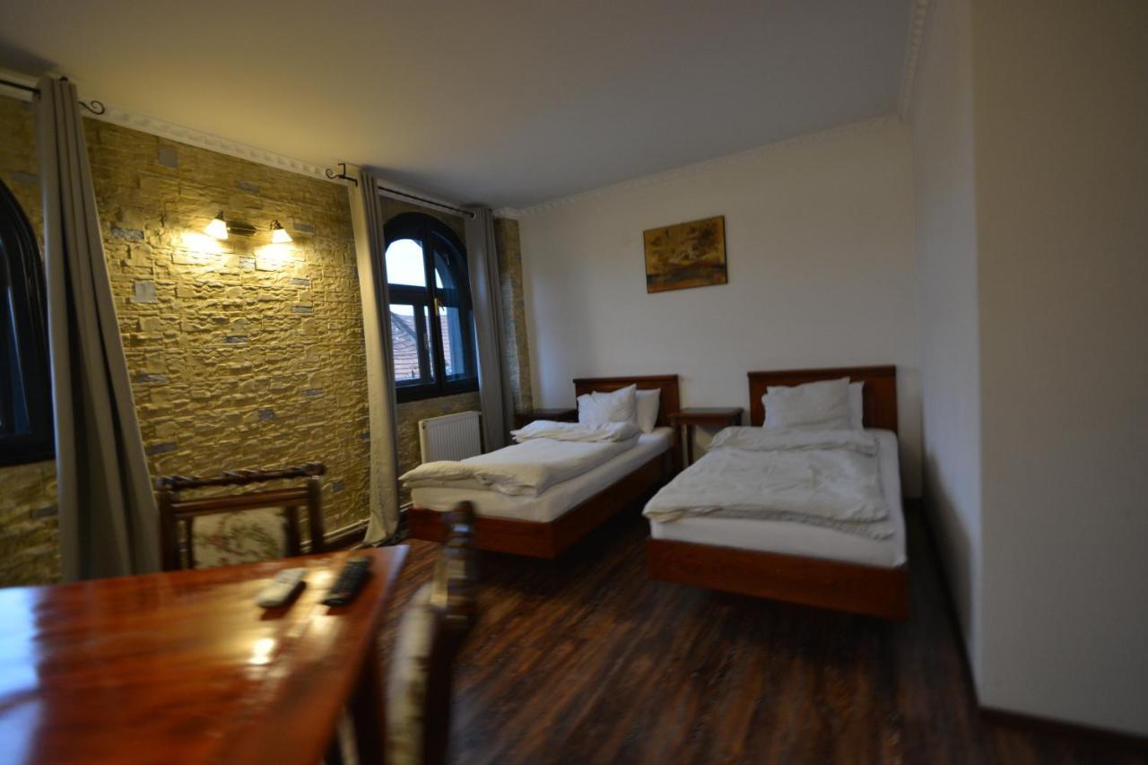 Gala - Guesthouse Oradea Εξωτερικό φωτογραφία